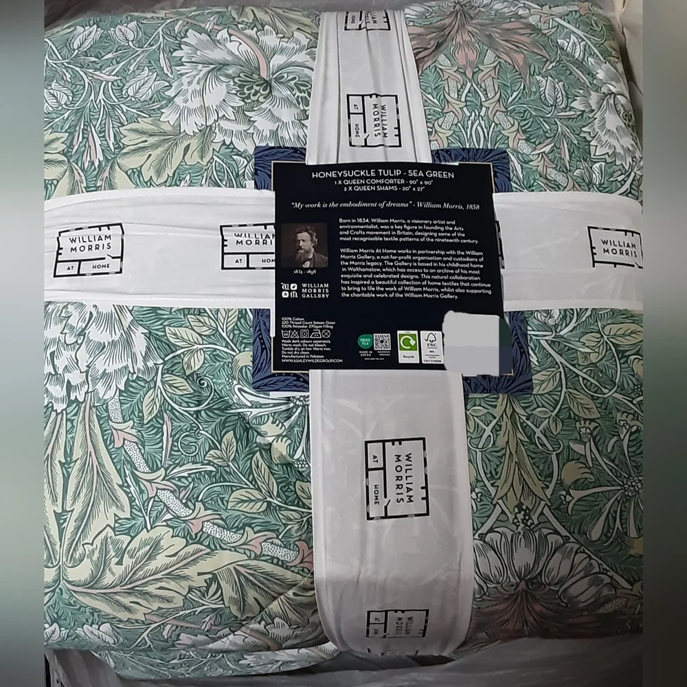 William Morris at Home Queen Comforter Set In Honeysuckle Tulip, Sea Green